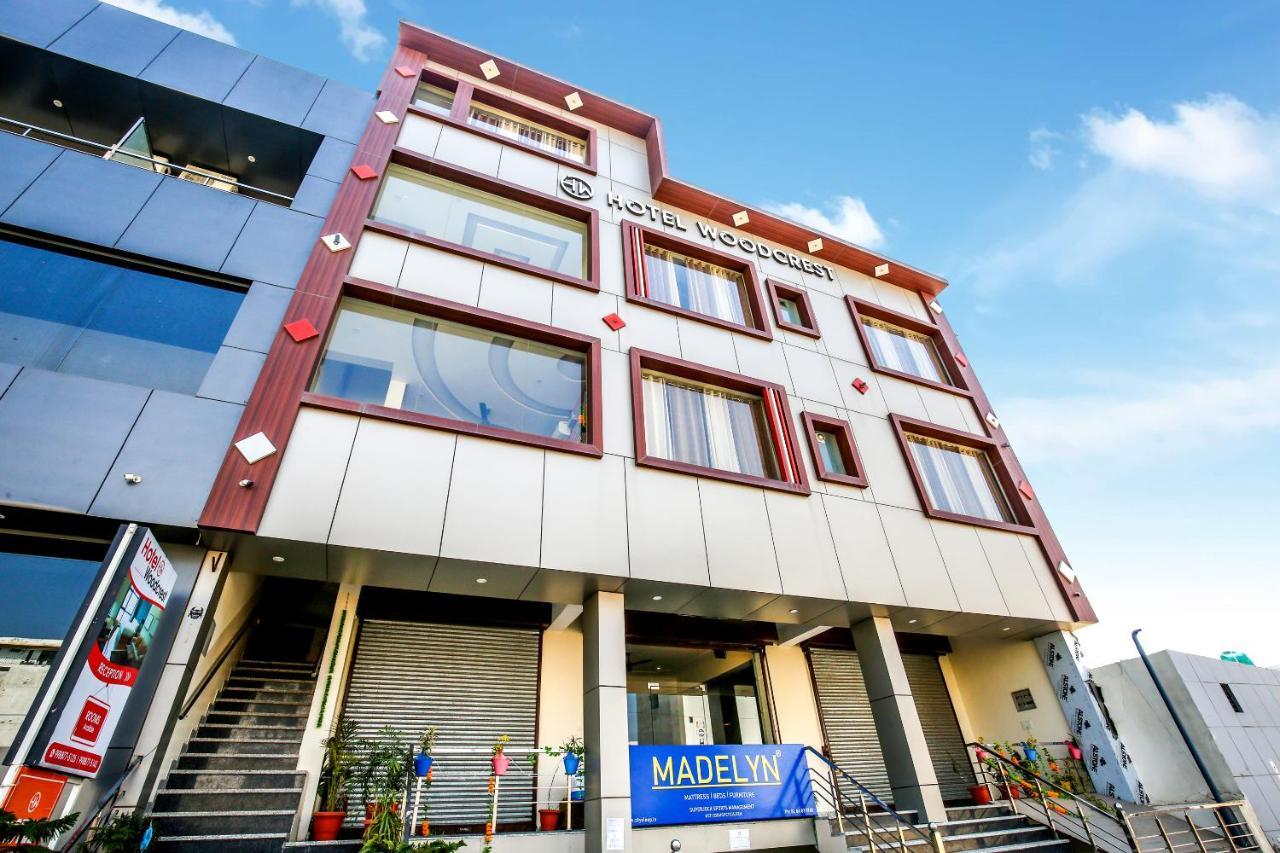 Hotel Woodcrest Zirakpur - Best Family Hotel By - A Unit Of Sidham Group Екстериор снимка