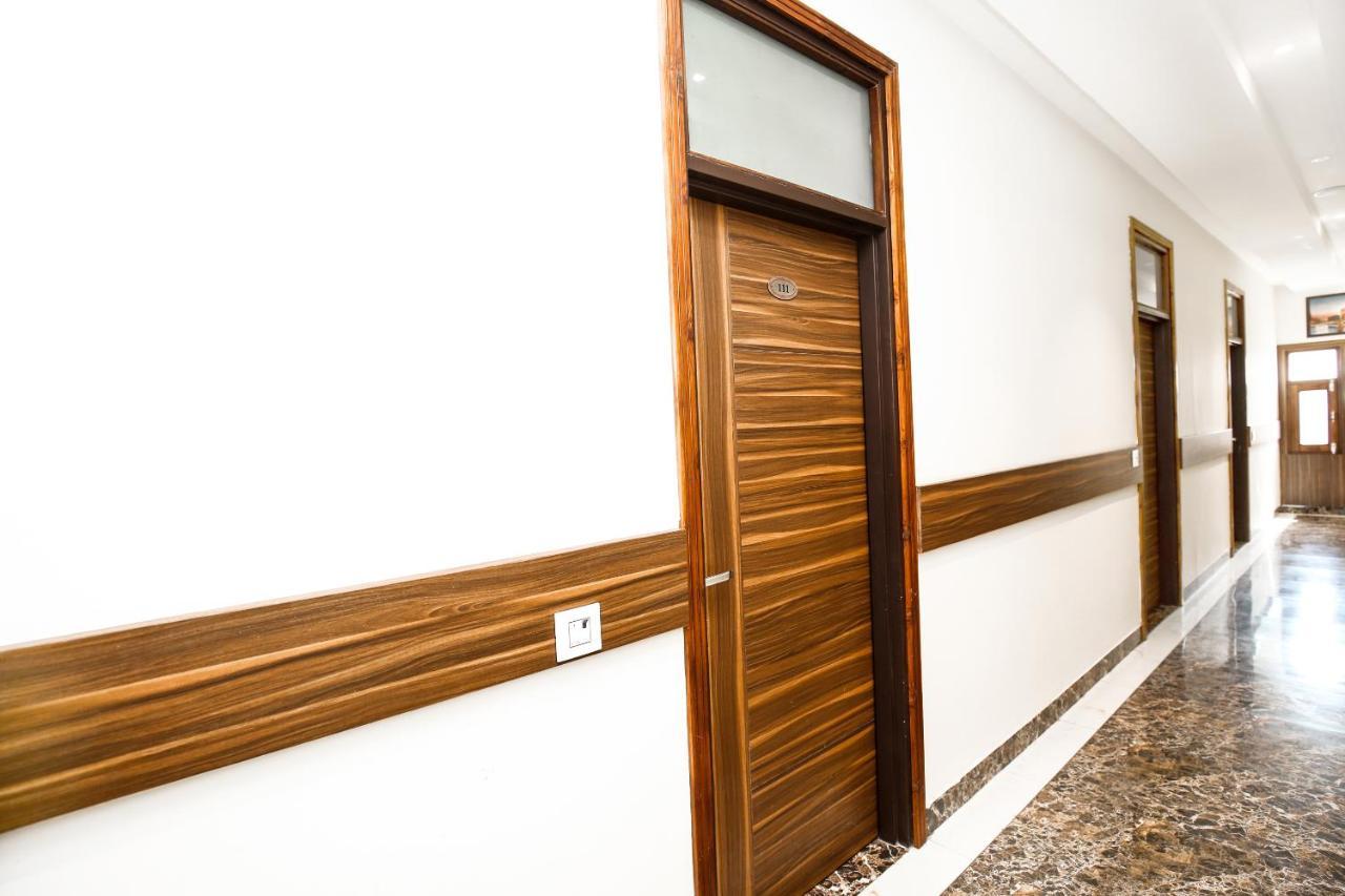 Hotel Woodcrest Zirakpur - Best Family Hotel By - A Unit Of Sidham Group Екстериор снимка