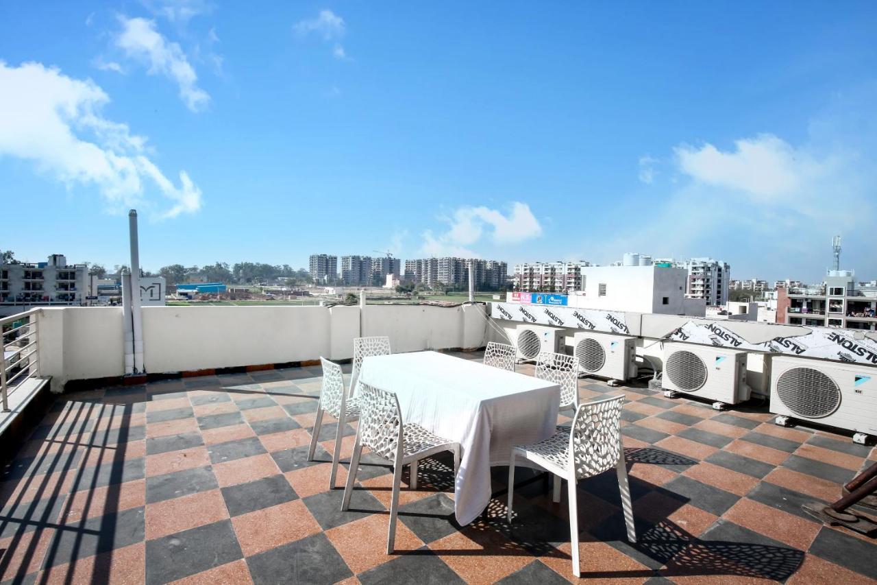 Hotel Woodcrest Zirakpur - Best Family Hotel By - A Unit Of Sidham Group Екстериор снимка