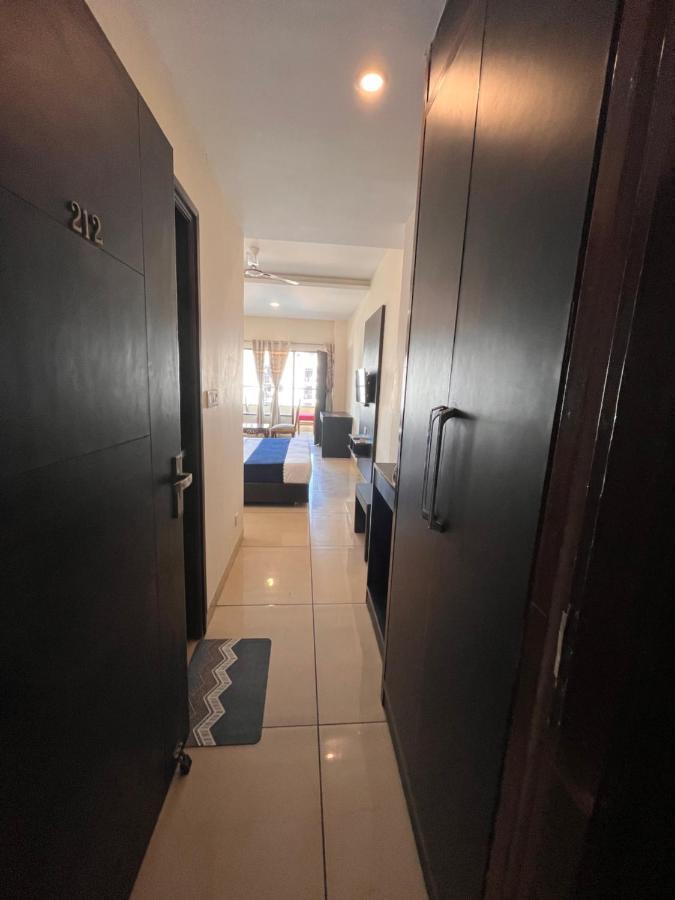 Hotel Woodcrest Zirakpur - Best Family Hotel By - A Unit Of Sidham Group Екстериор снимка