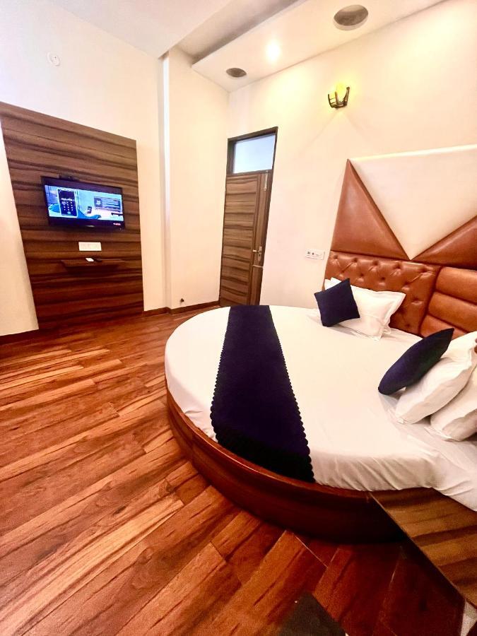Hotel Woodcrest Zirakpur - Best Family Hotel By - A Unit Of Sidham Group Екстериор снимка