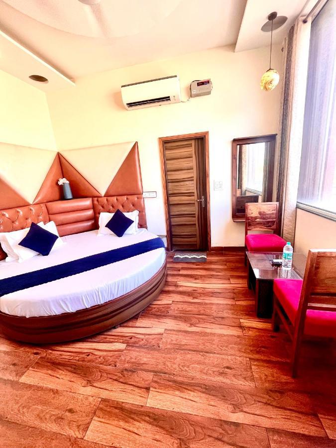 Hotel Woodcrest Zirakpur - Best Family Hotel By - A Unit Of Sidham Group Екстериор снимка
