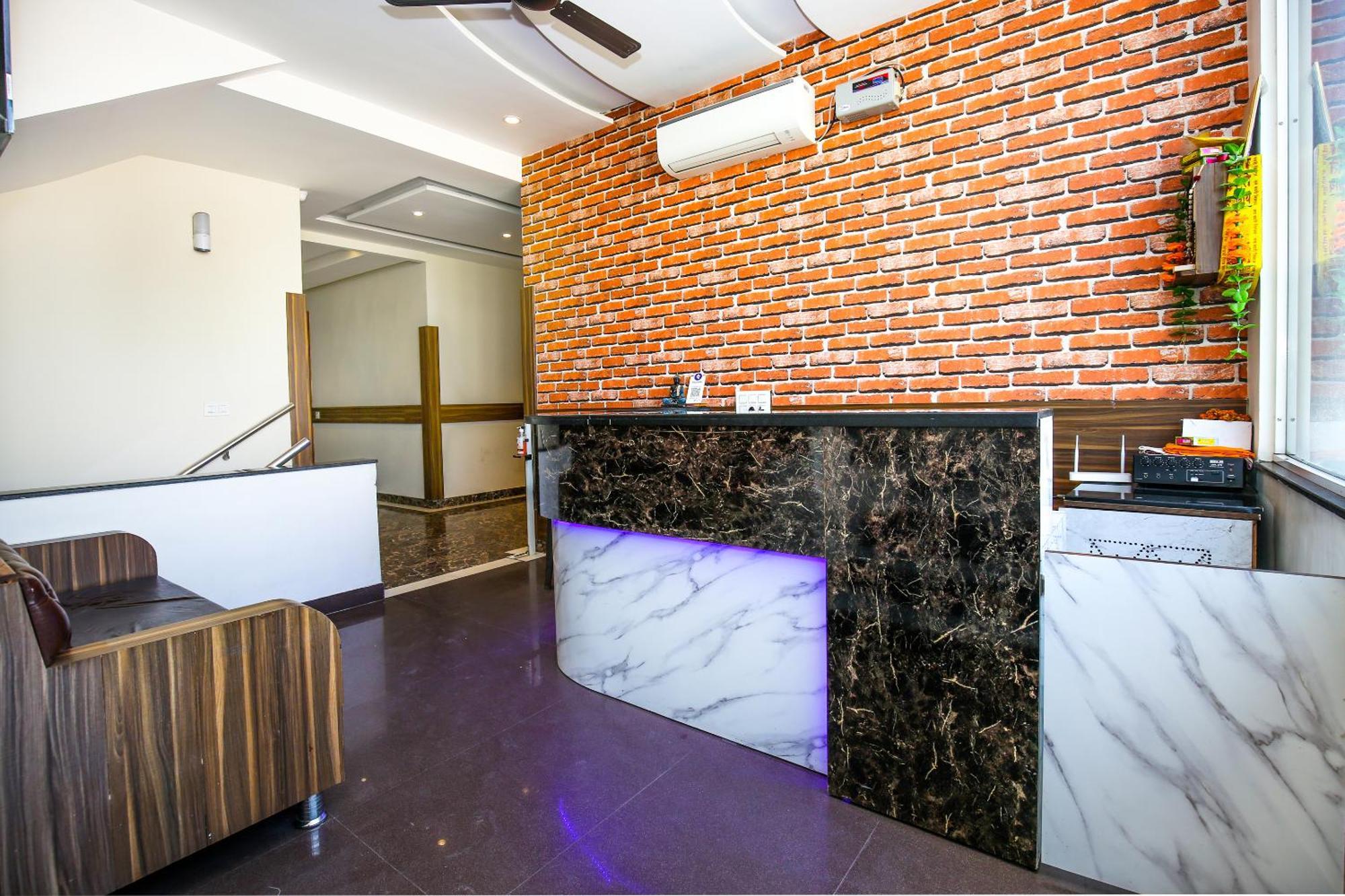 Hotel Woodcrest Zirakpur - Best Family Hotel By - A Unit Of Sidham Group Екстериор снимка
